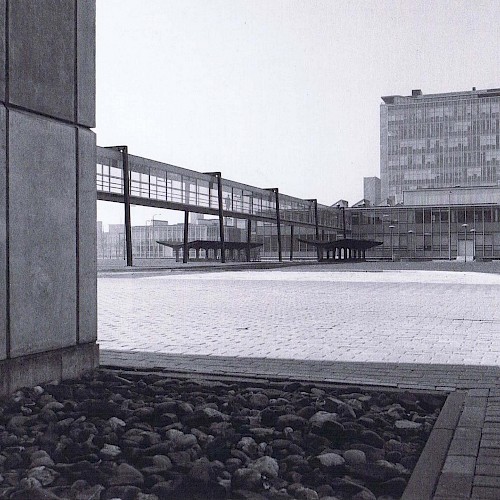 Loopbrug tussen faculteiten