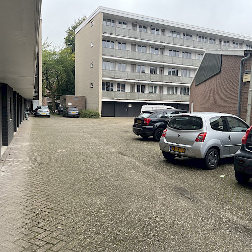 Buitenruimte richt zich op auto's, 2025